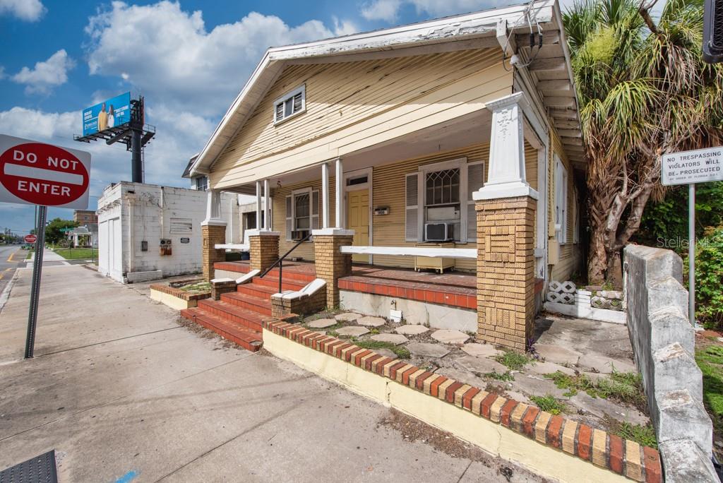 1406 N Howard Ave Property Photo 8