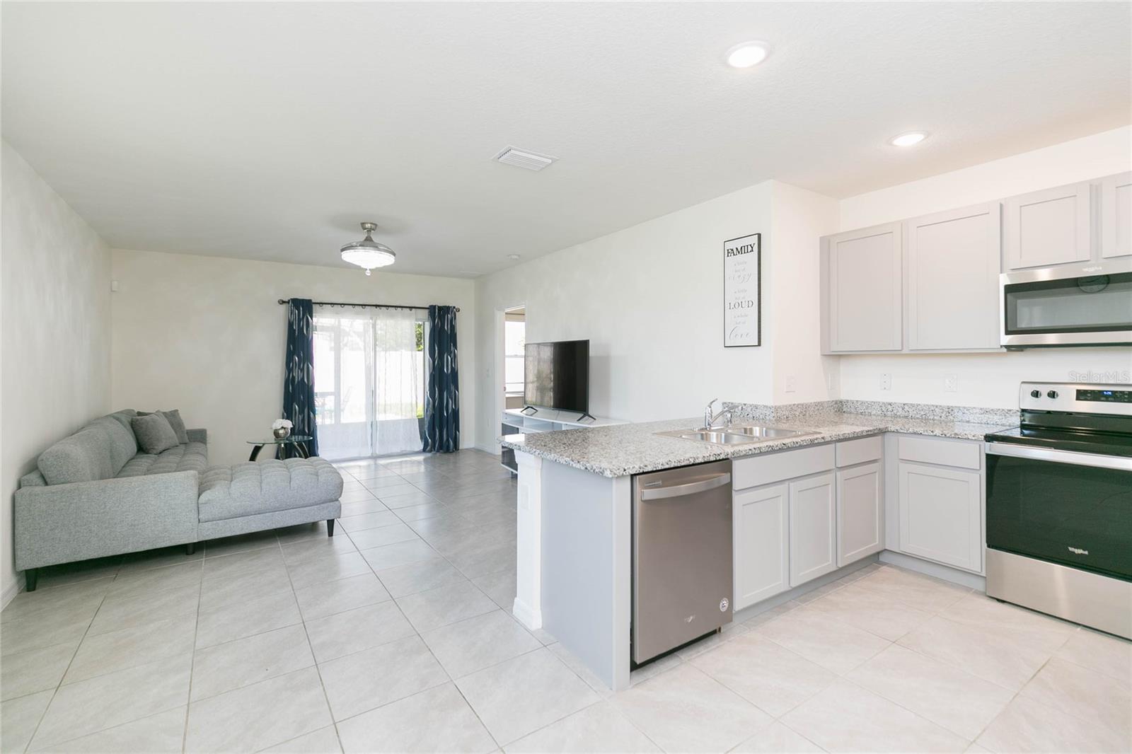 2839 Maiden Grass Isle Property Photo 16