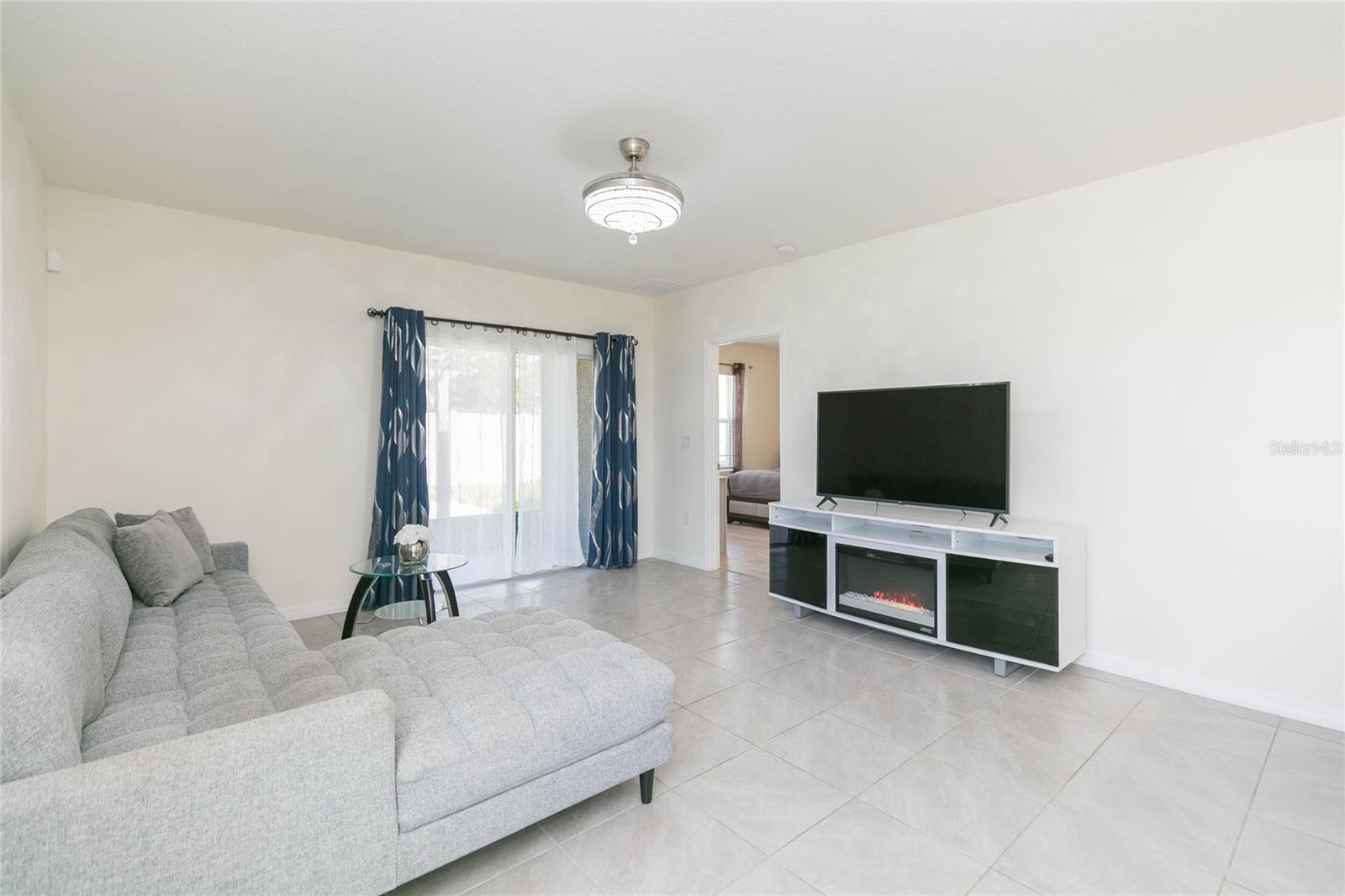 2839 Maiden Grass Isle Property Photo 20