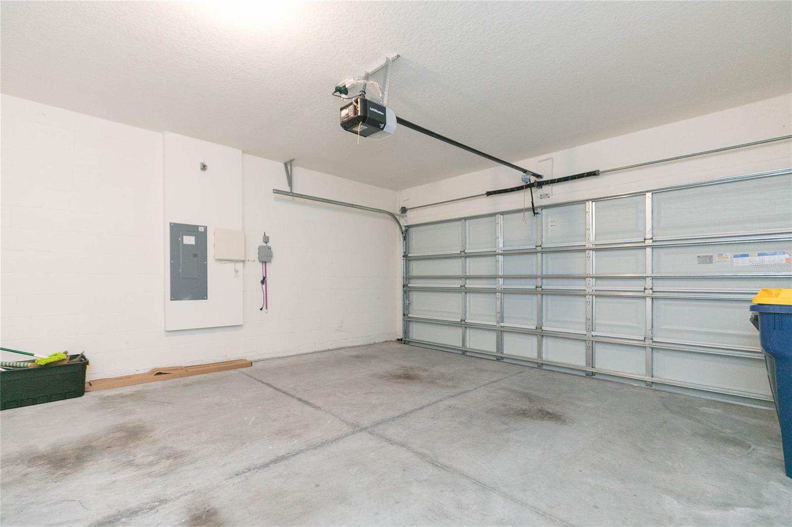 2839 Maiden Grass Isle Property Photo 34