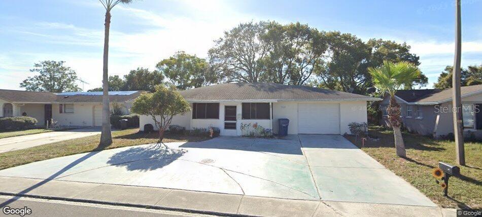 8220 Fox Hollow Dr Property Photo 1