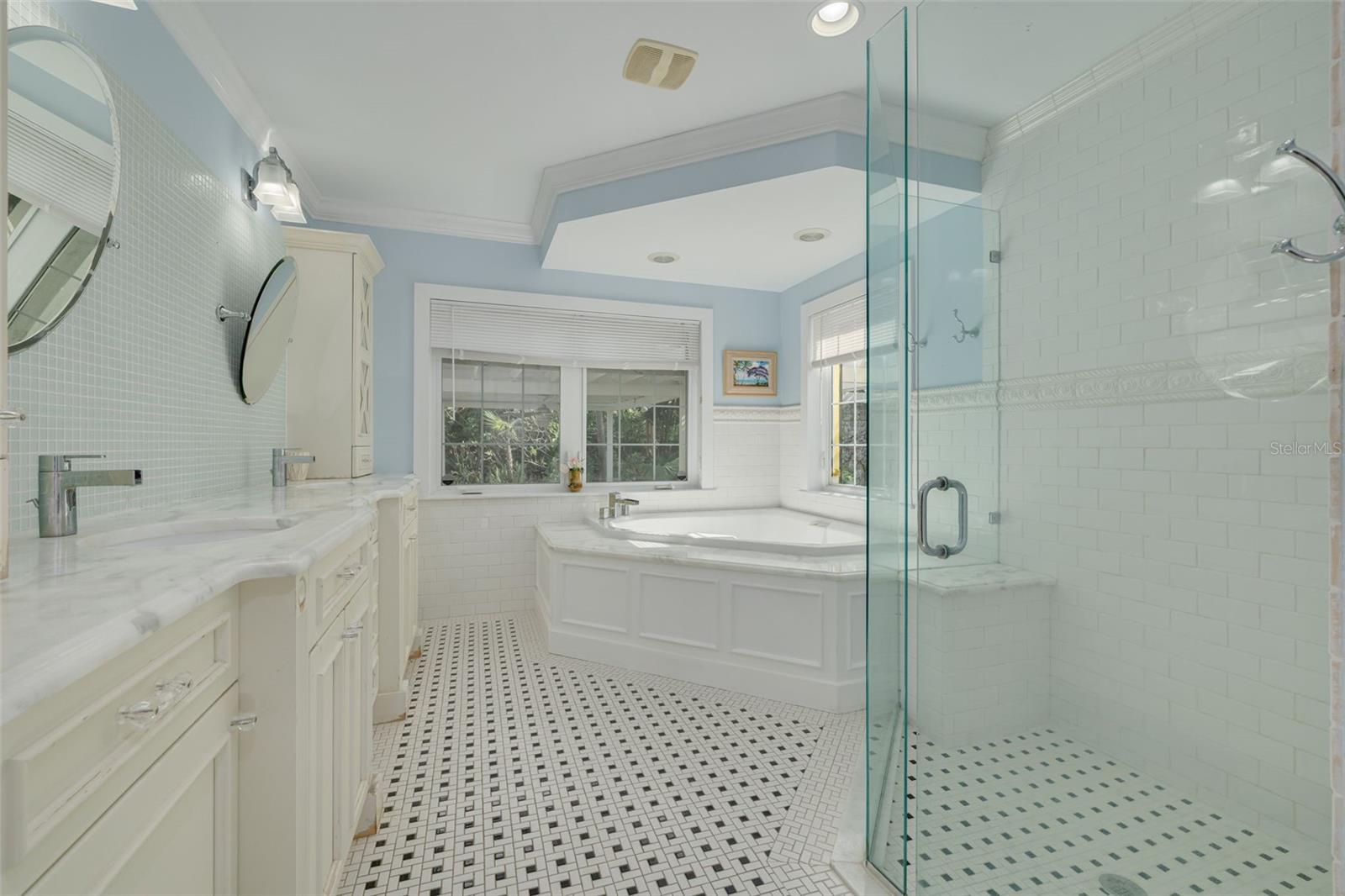 1821 Oak Creek Dr Property Photo 48