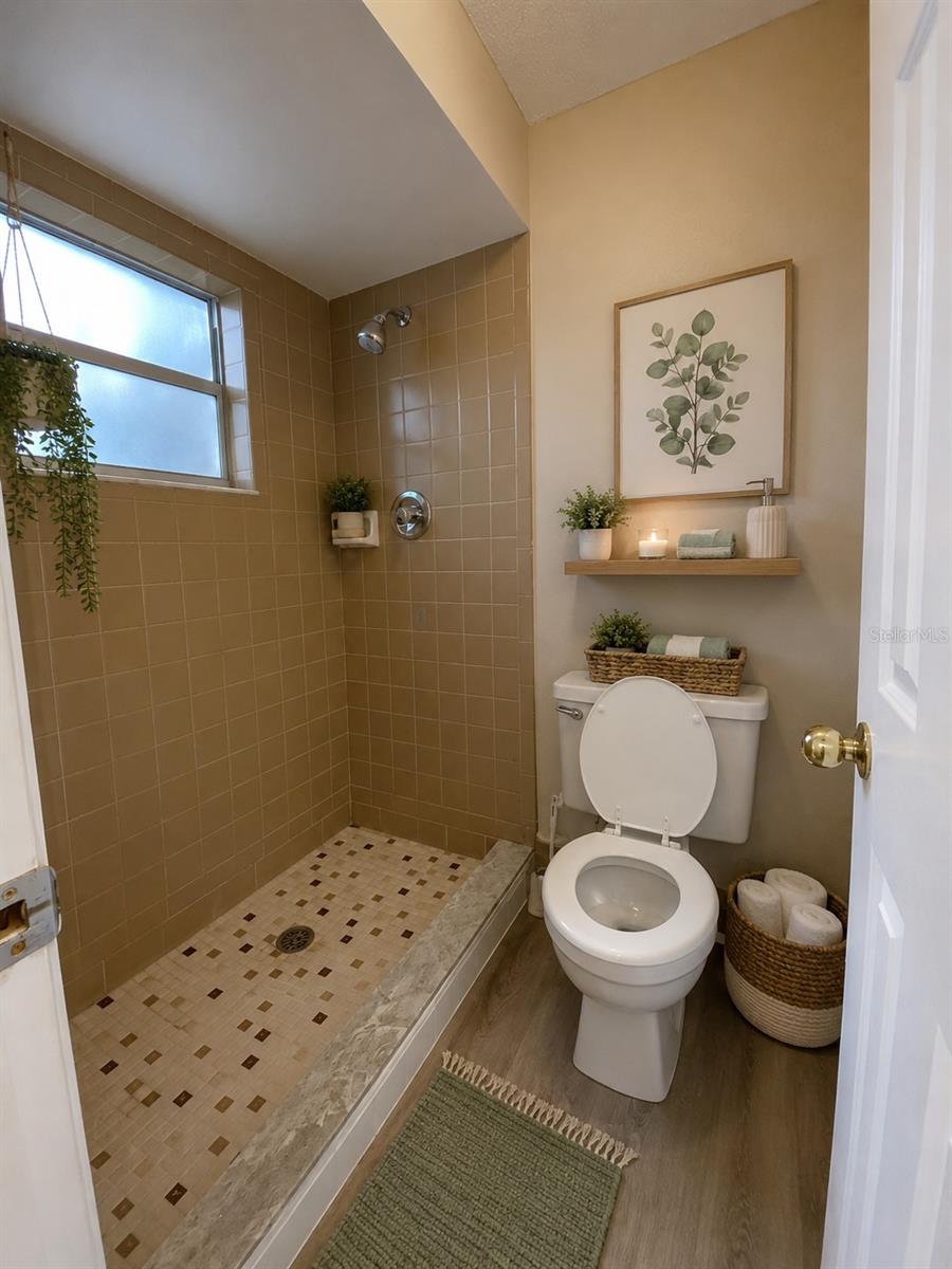10910 Se 51st Ct Property Photo 6