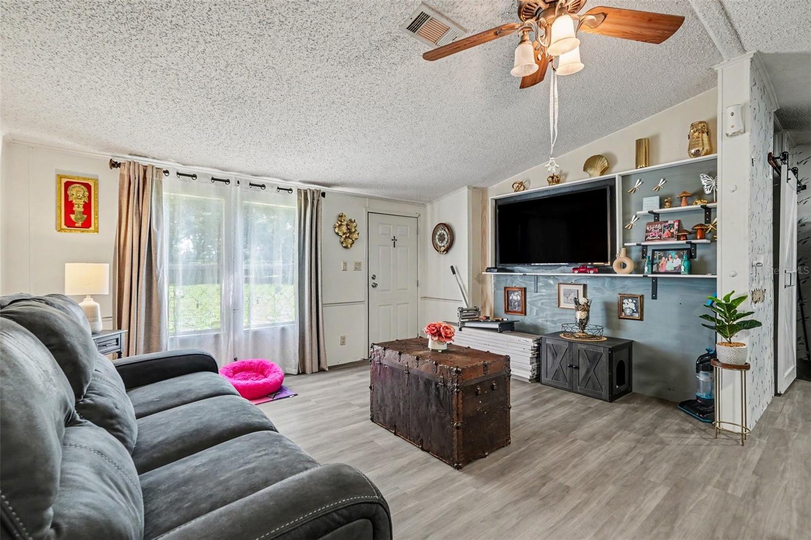 12709 Chihuahua Ct Property Photo 6