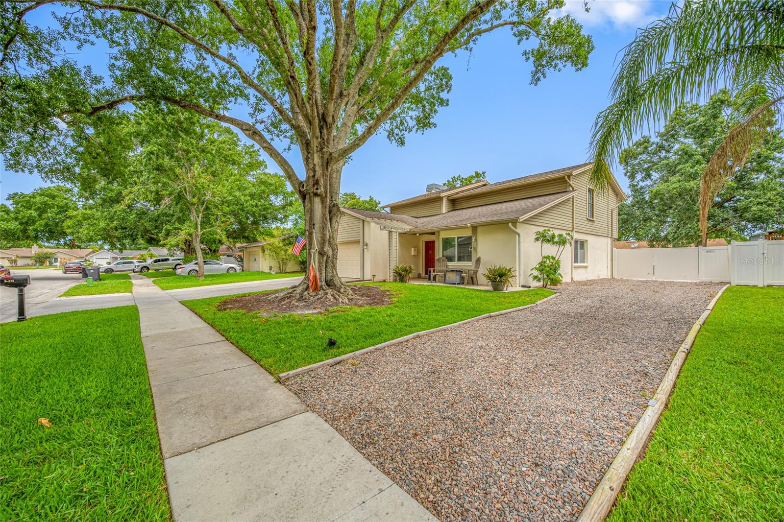 15816 Hound Horn Ln Property Photo 3