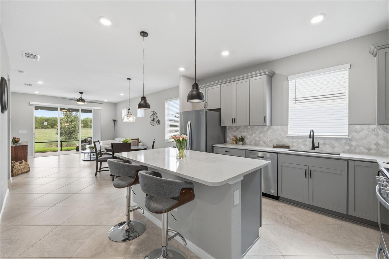 10462 Spring Tide Way Property Photo 3