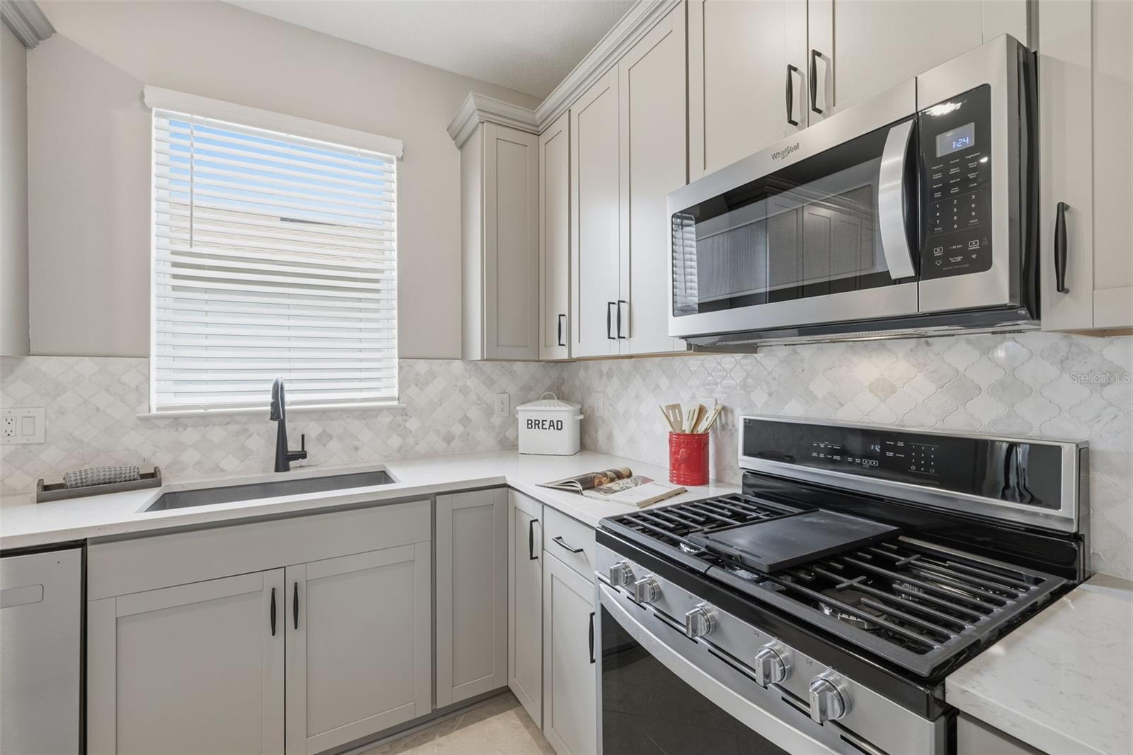 10462 Spring Tide Way Property Photo 4