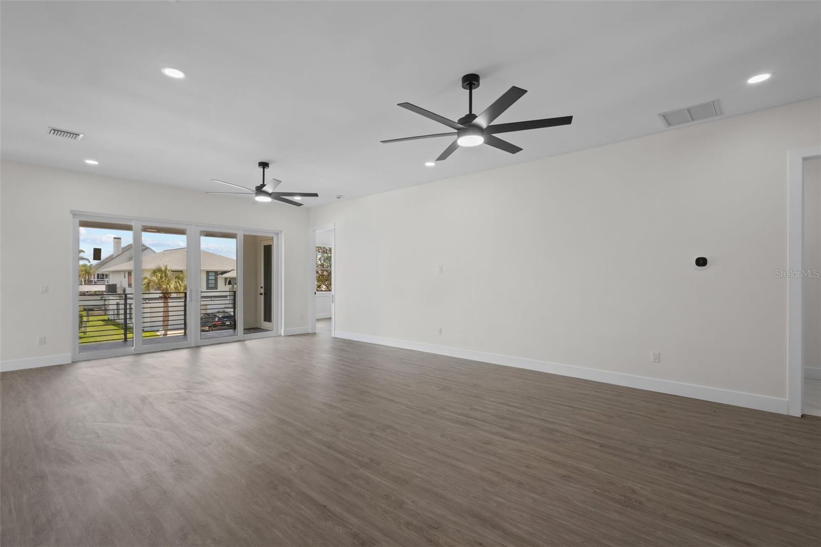 7414 Mako Dr Property Photo 6