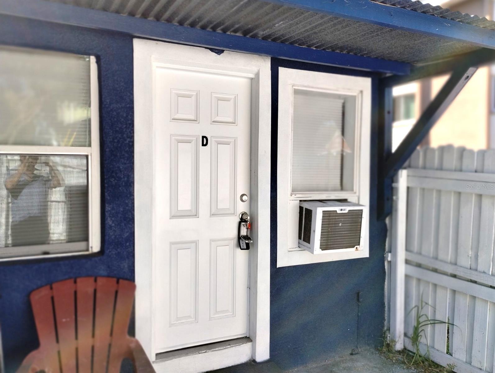 418 E Amelia Ave #d Property Photo 2