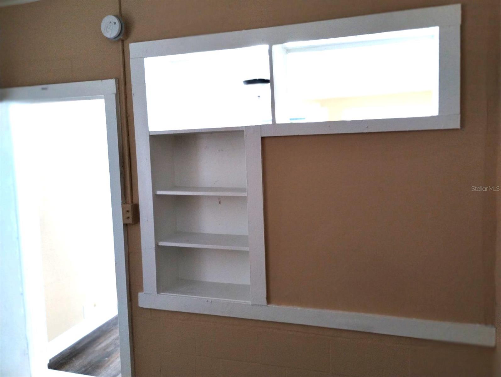 418 E Amelia Ave #d Property Photo 8