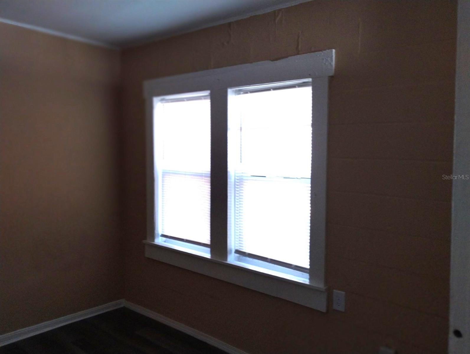 418 E Amelia Ave #d Property Photo 11