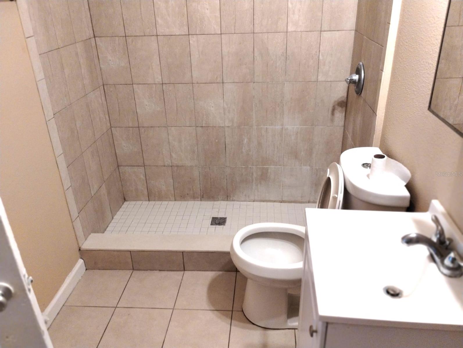 418 E Amelia Ave #d Property Photo 16