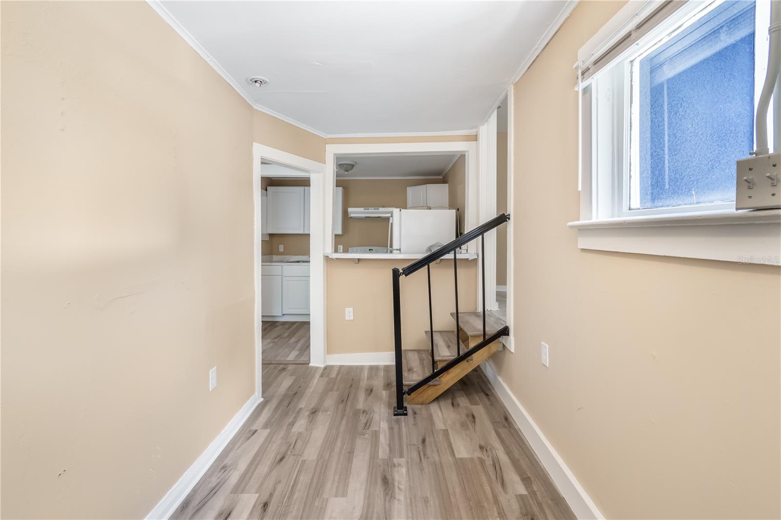 418 E Amelia Ave #g Property Photo 4
