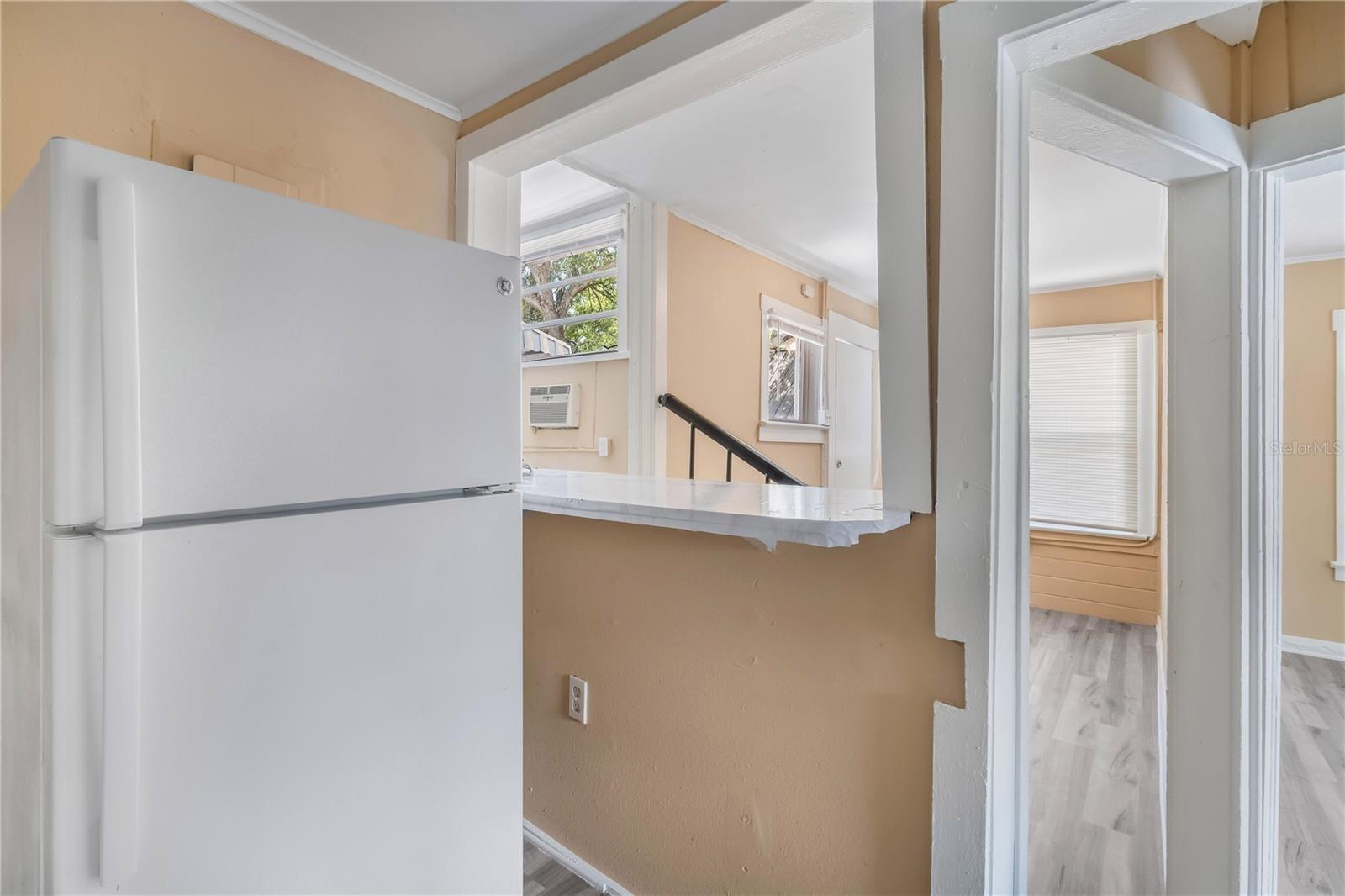 418 E Amelia Ave #g Property Photo 8