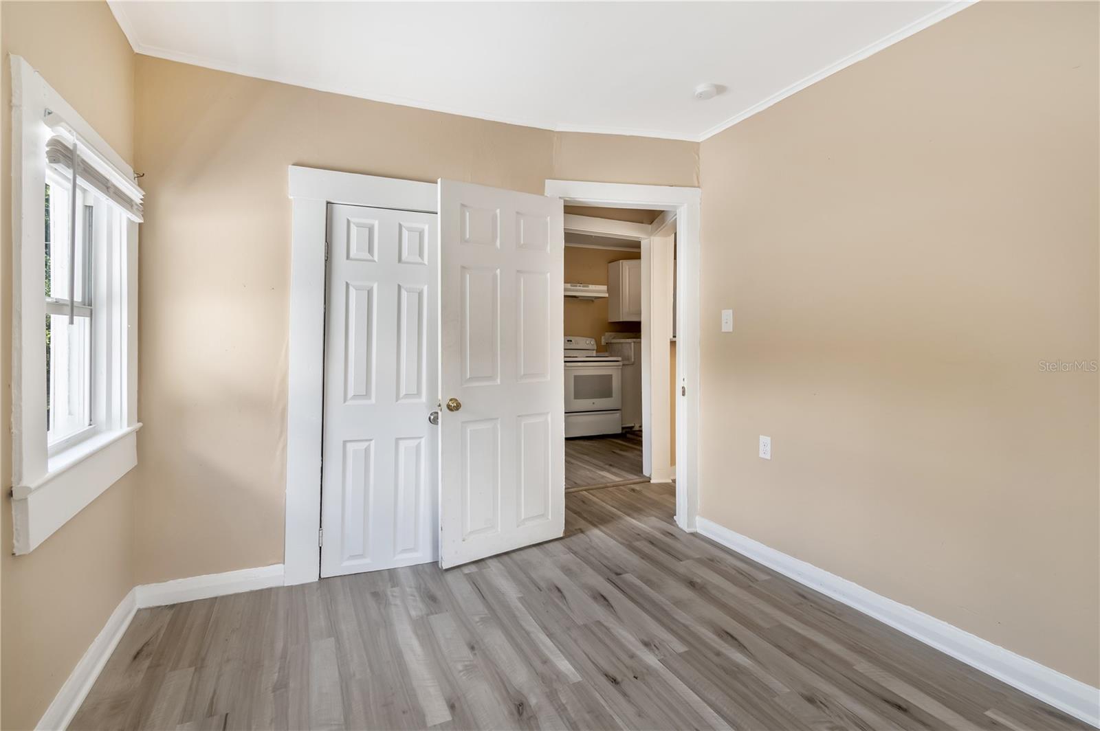 418 E Amelia Ave #g Property Photo 10