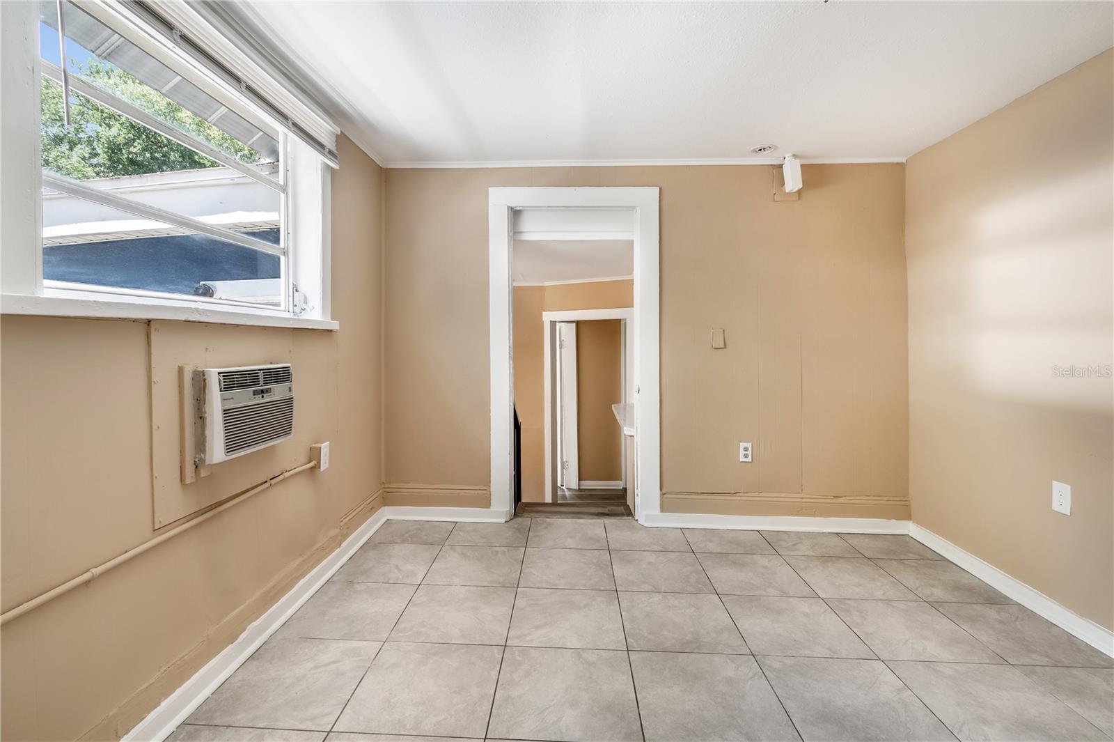 418 E Amelia Ave #g Property Photo 14