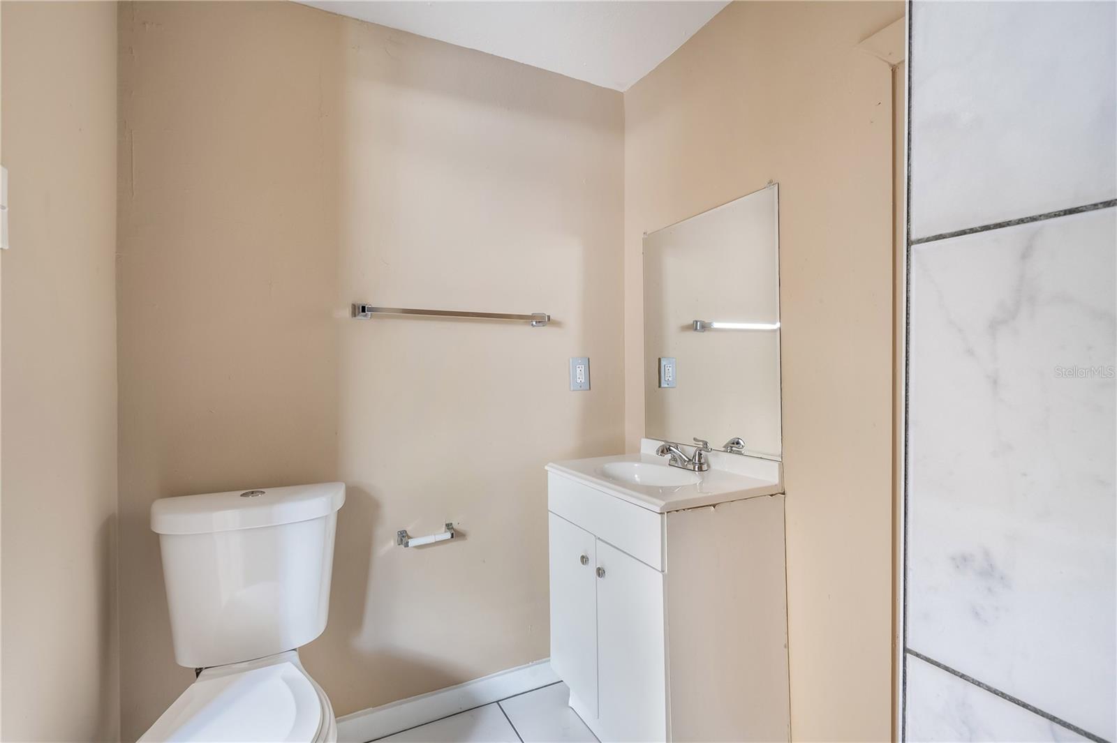418 E Amelia Ave #g Property Photo 15