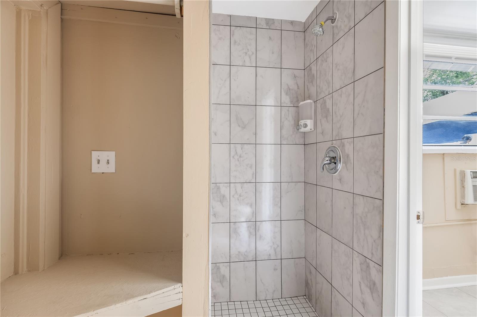 418 E Amelia Ave #g Property Photo 16