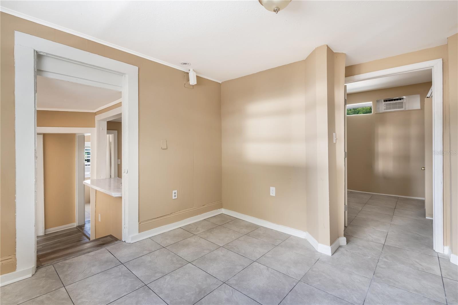 418 E Amelia Ave #g Property Photo 17