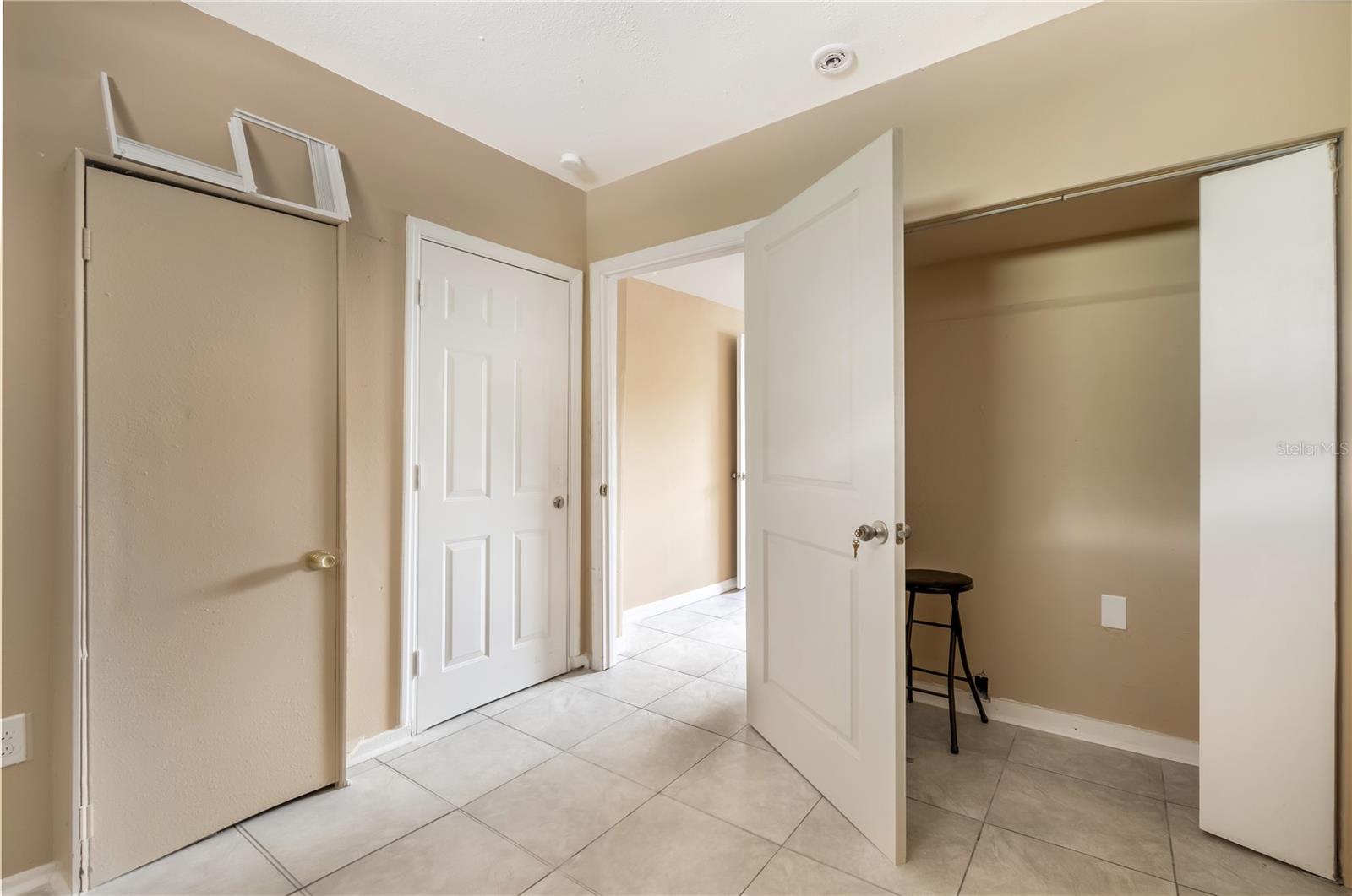 418 E Amelia Ave #g Property Photo 18