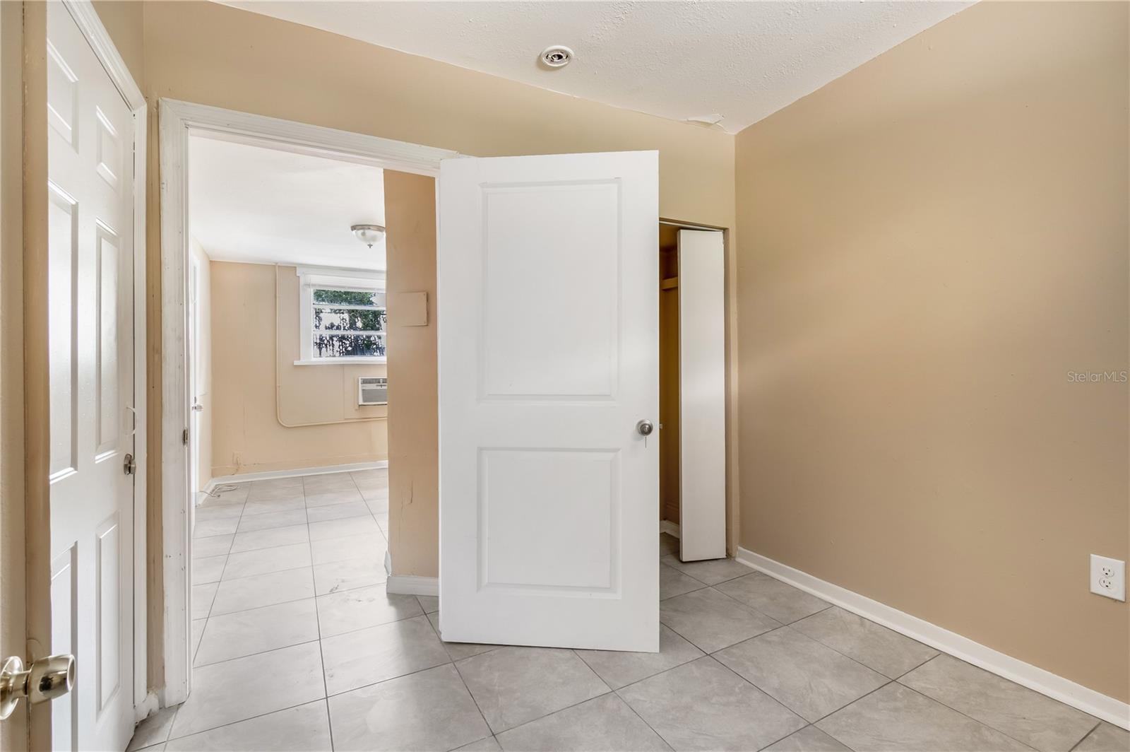 418 E Amelia Ave #g Property Photo 19