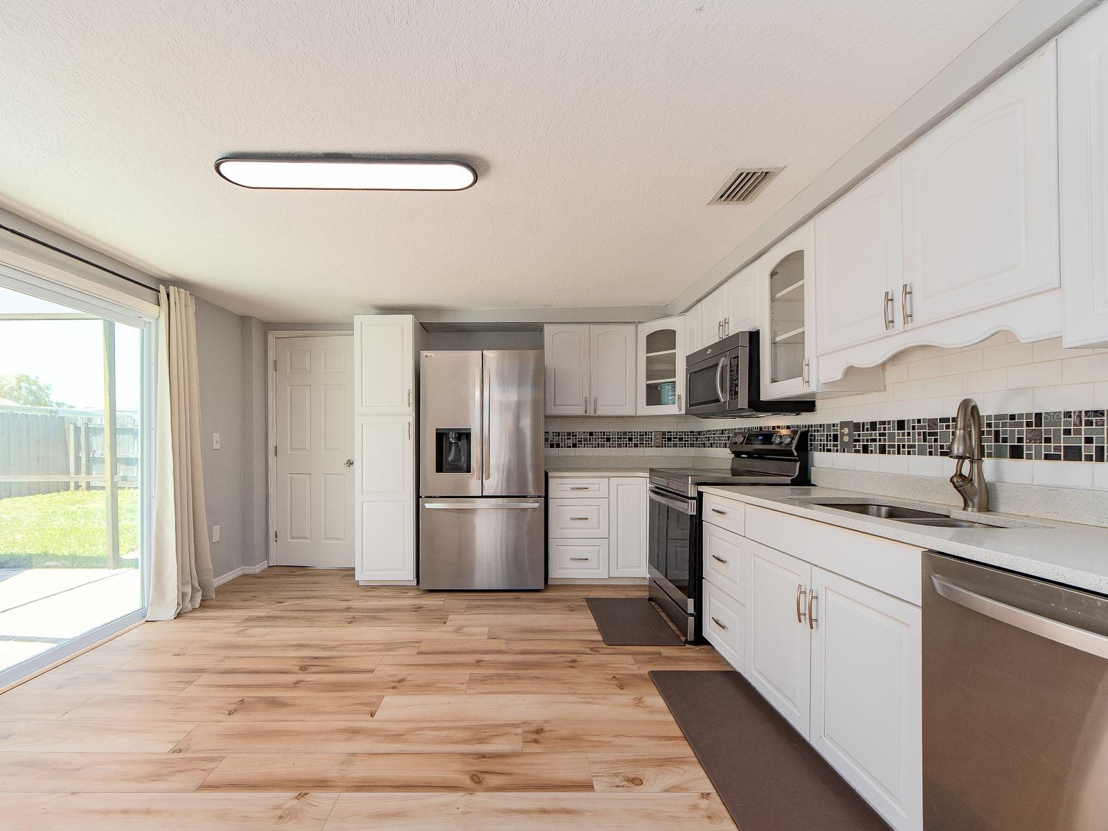 3645 Overland Property Photo 14