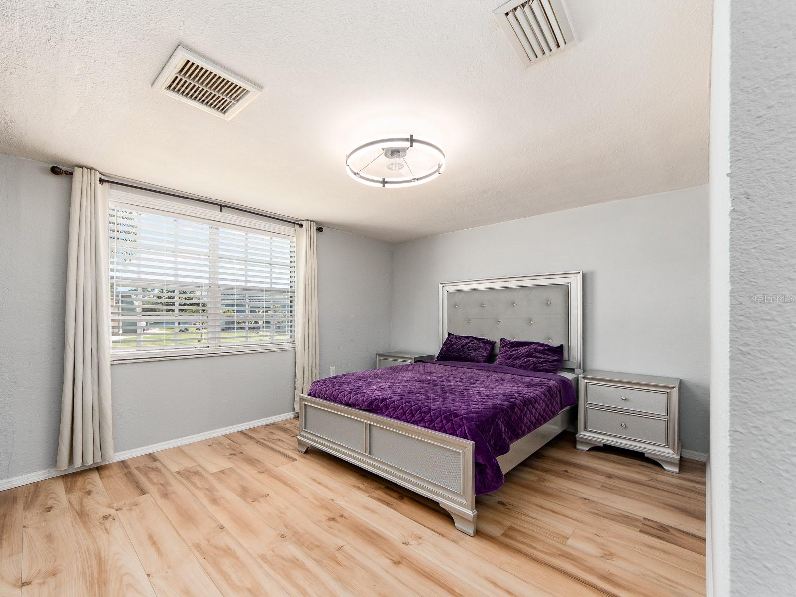 3645 Overland Property Photo 17