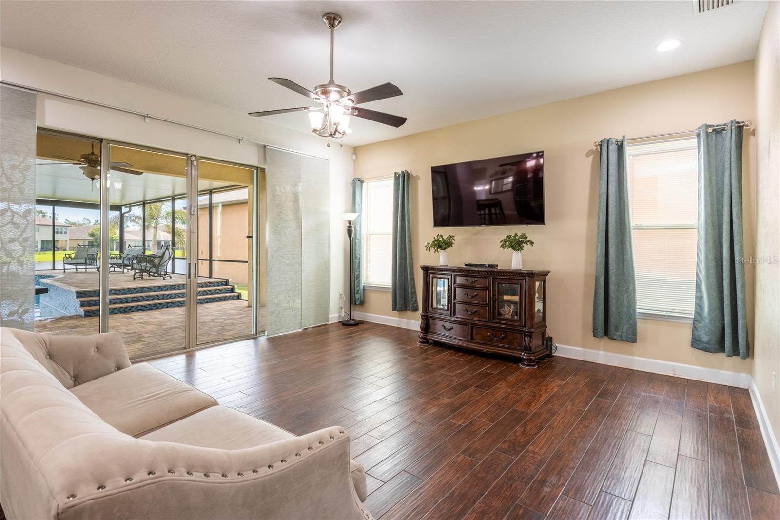 11807 Cross Vine Dr Property Photo 10