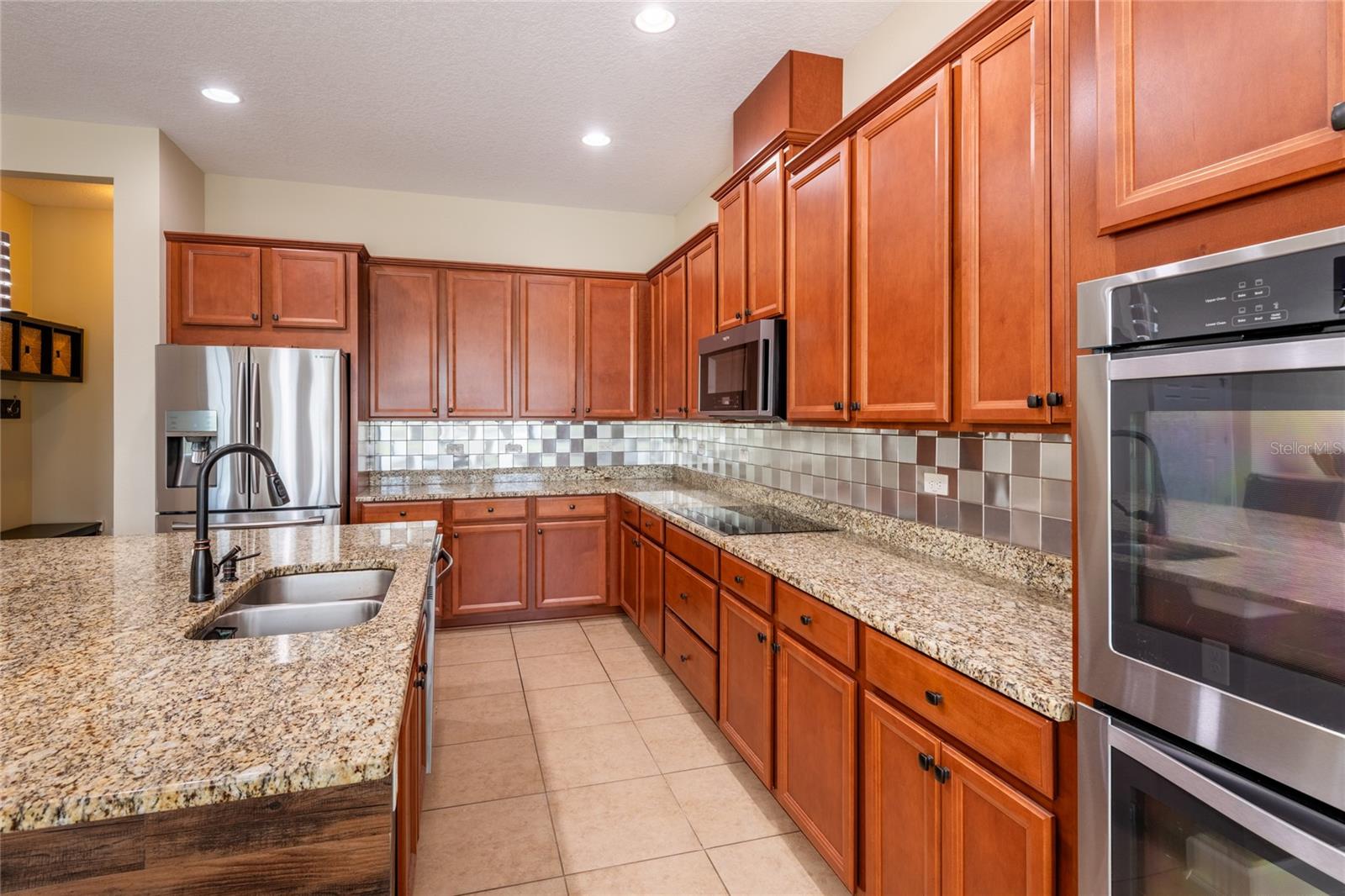 11807 Cross Vine Dr Property Photo 14