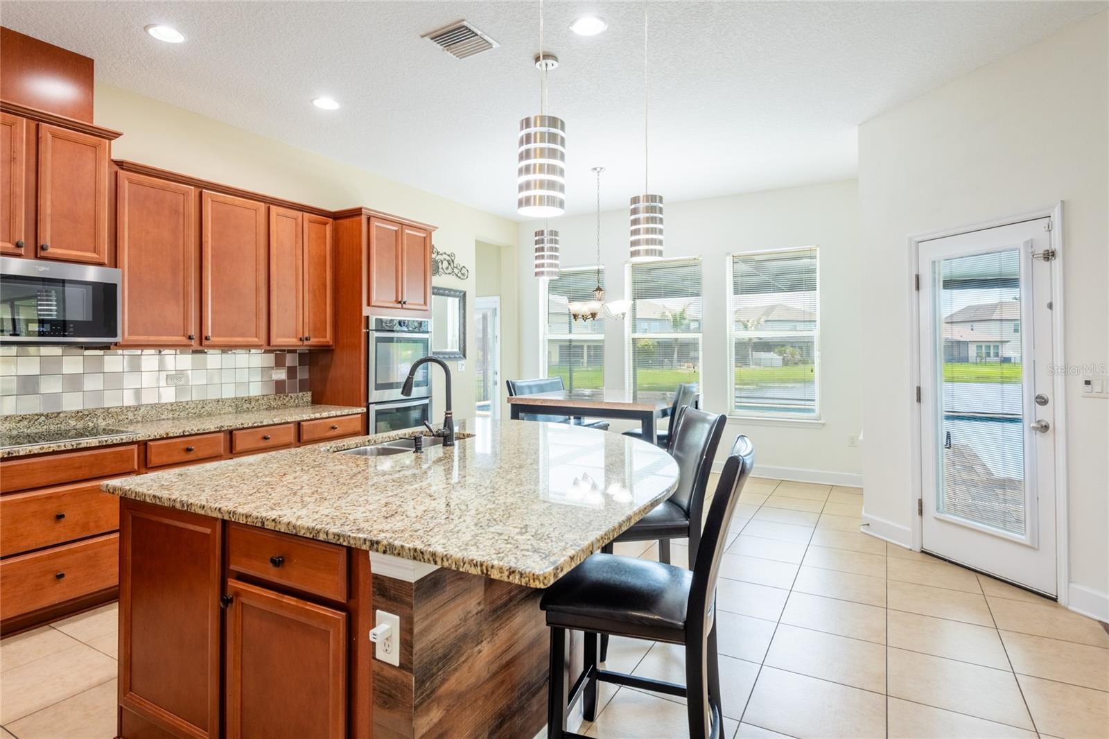 11807 Cross Vine Dr Property Photo 16