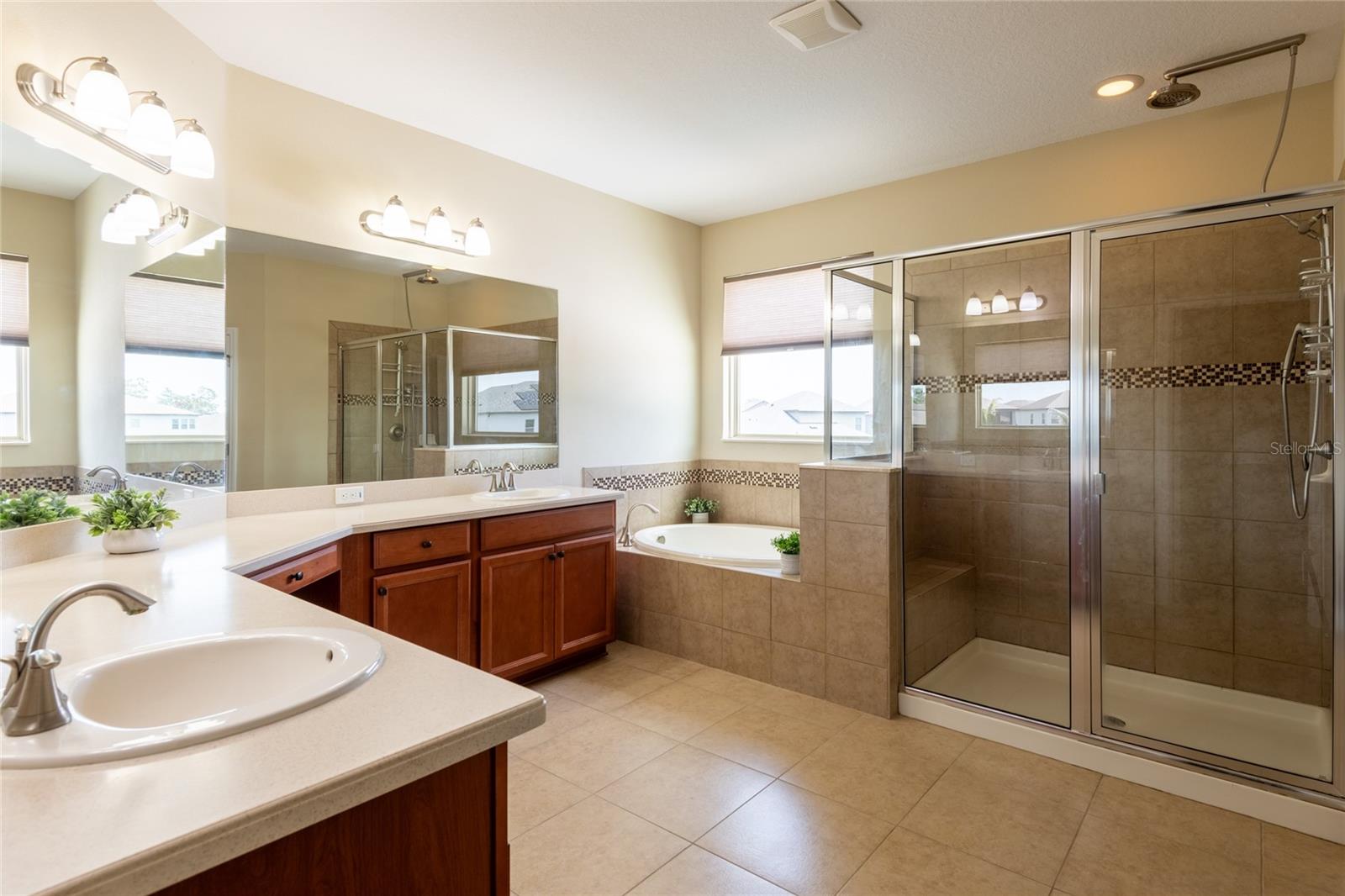 11807 Cross Vine Dr Property Photo 34