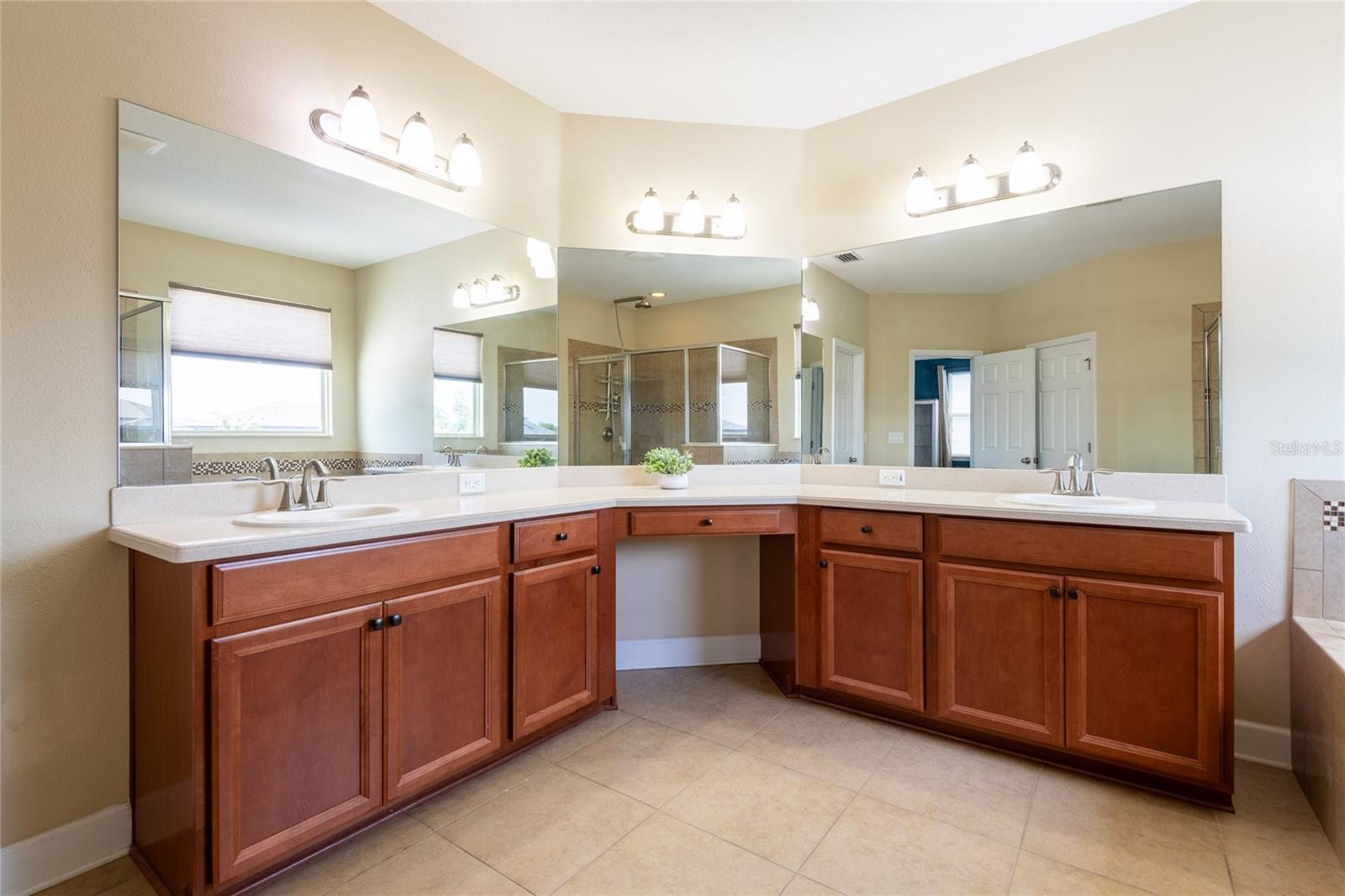 11807 Cross Vine Dr Property Photo 35