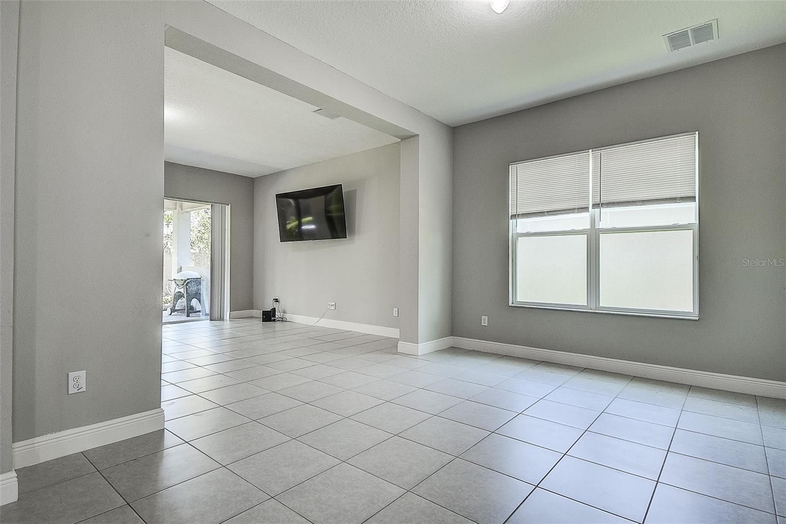 30932 Lindentree Dr Property Photo 9