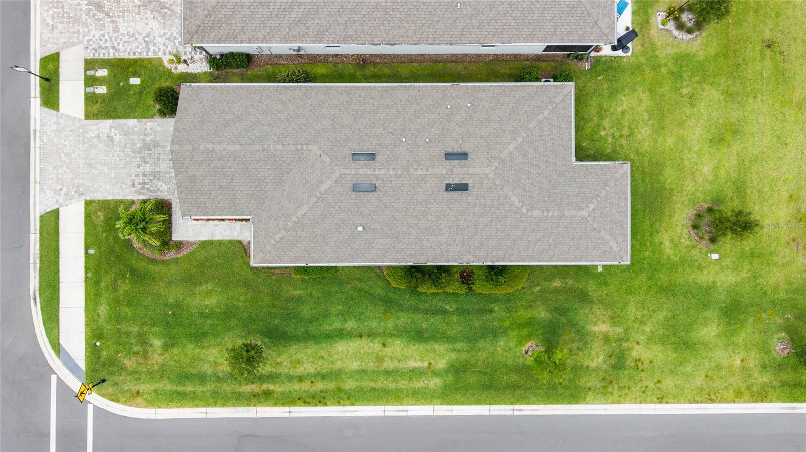 9454 Ballaster Pointe Loop Property Photo 37