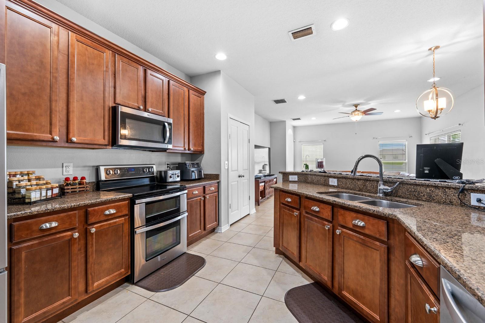 6751 Boulder Run Loop Property Photo 15