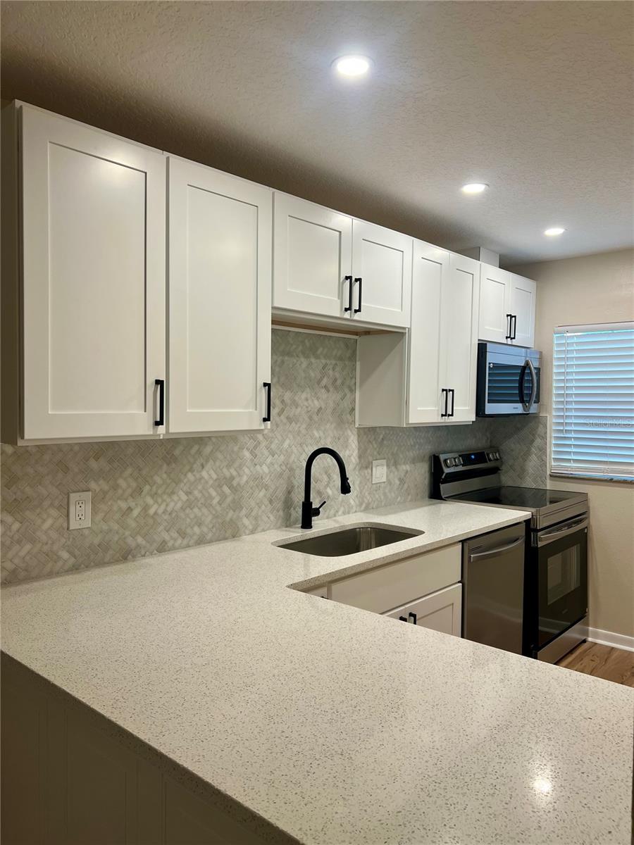 3819 N Oak Dr #i42 Property Photo 8