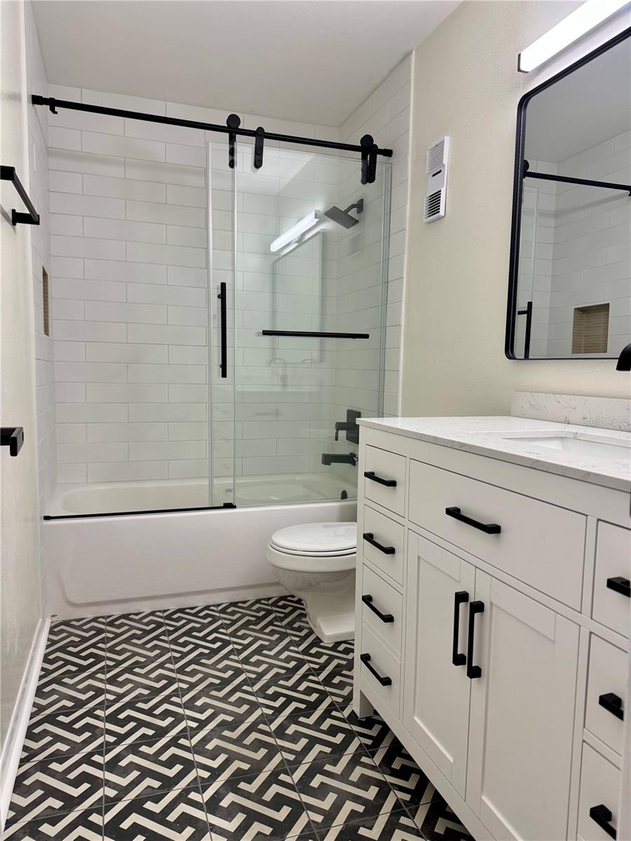 3819 N Oak Dr #i42 Property Photo 12
