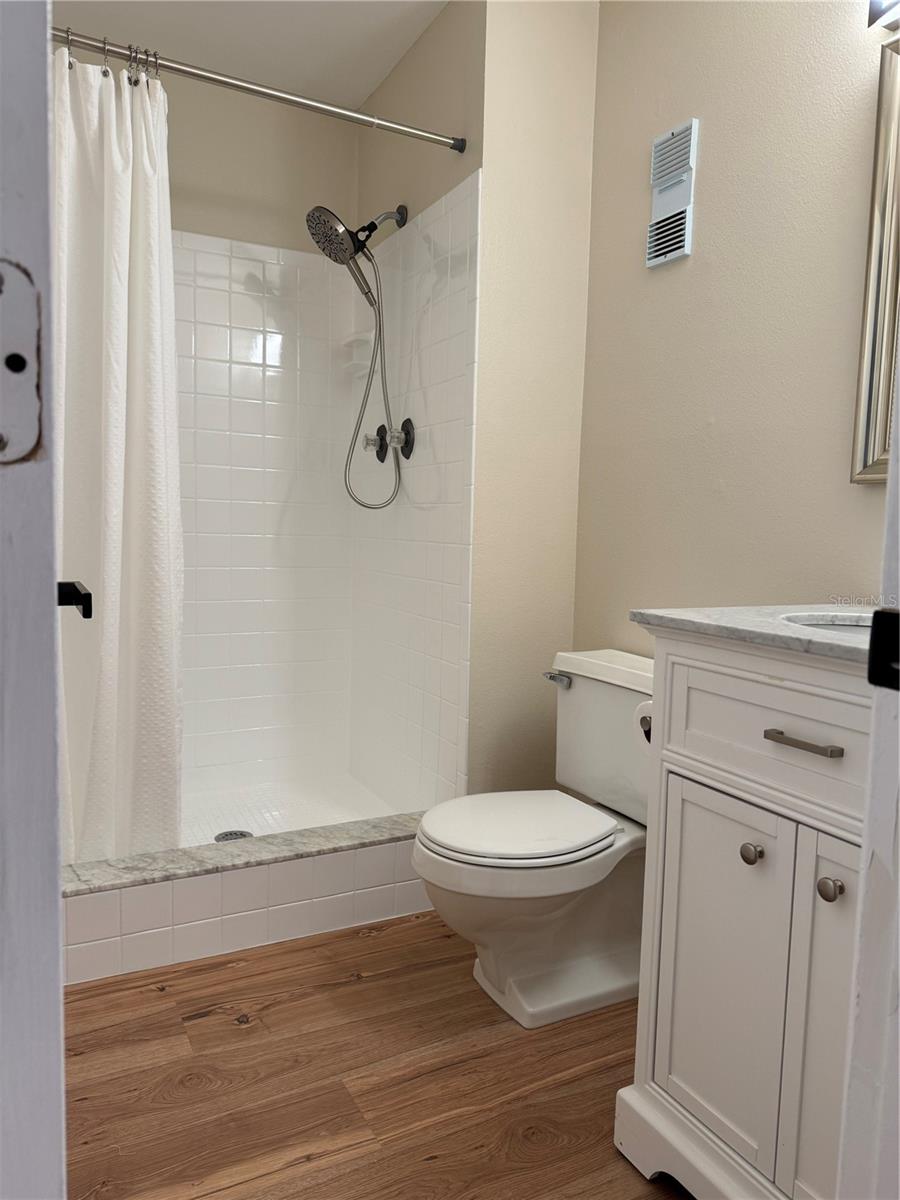 3819 N Oak Dr #i42 Property Photo 13