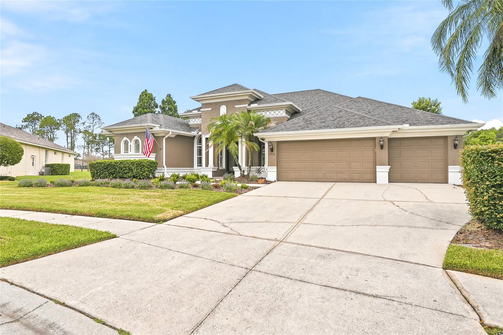 23534 Gracewood Cir Property Photo 4