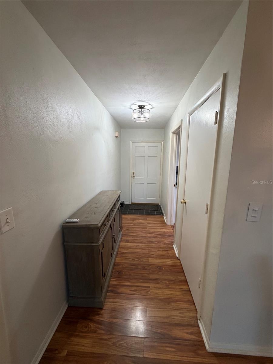 200 Glennes Ln #114 Property Photo 5