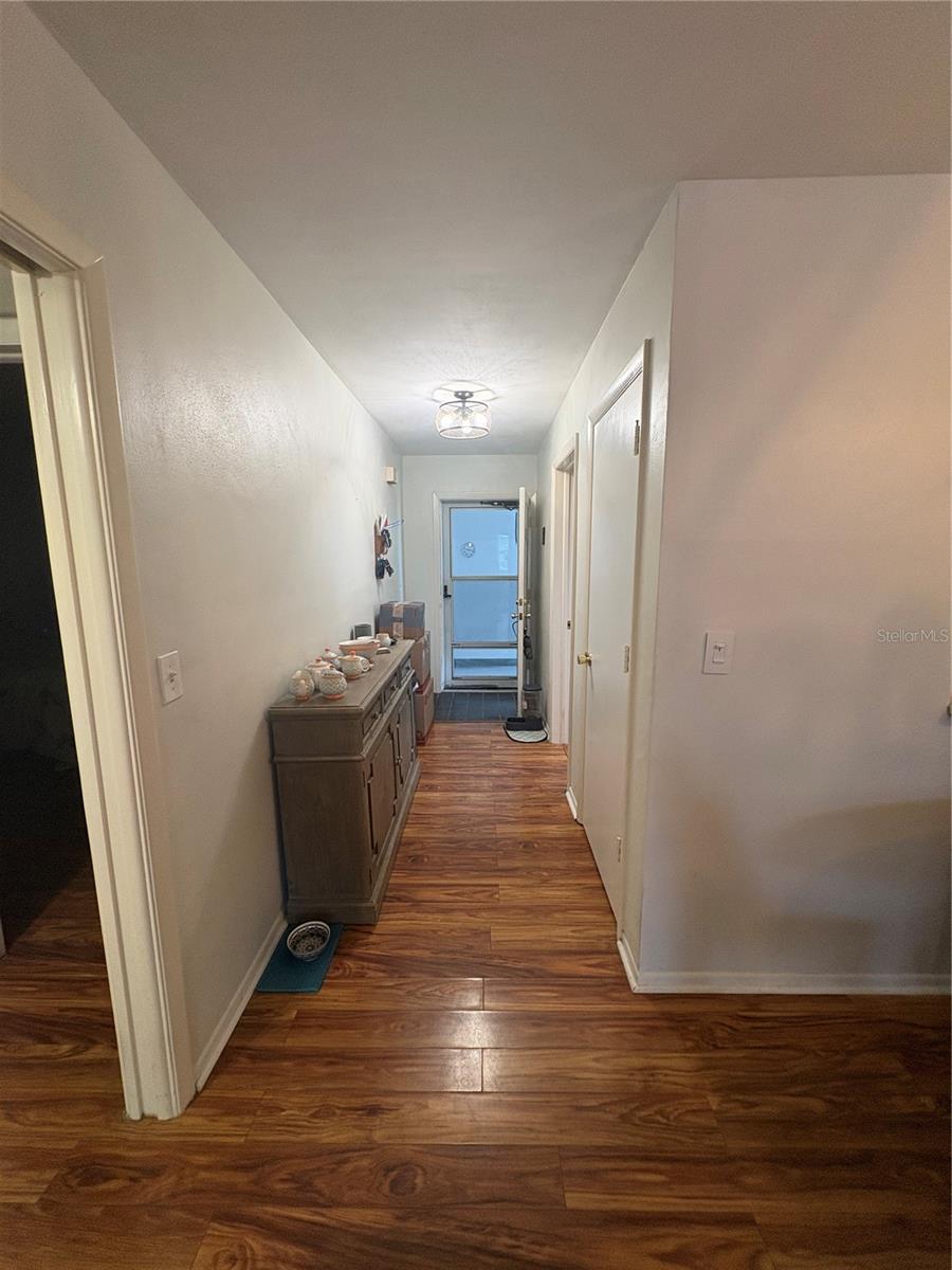 200 Glennes Ln #114 Property Photo 8