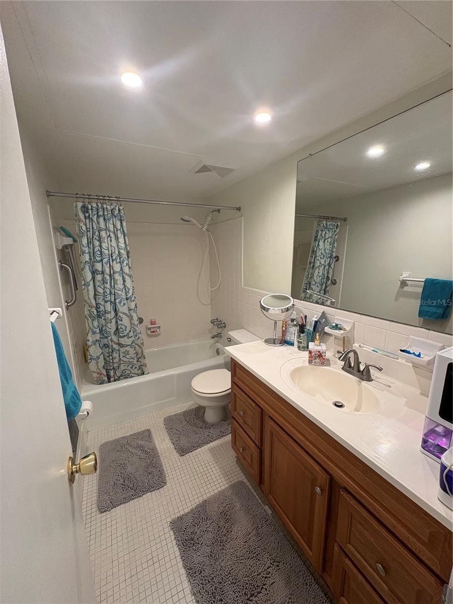 200 Glennes Ln #114 Property Photo 15