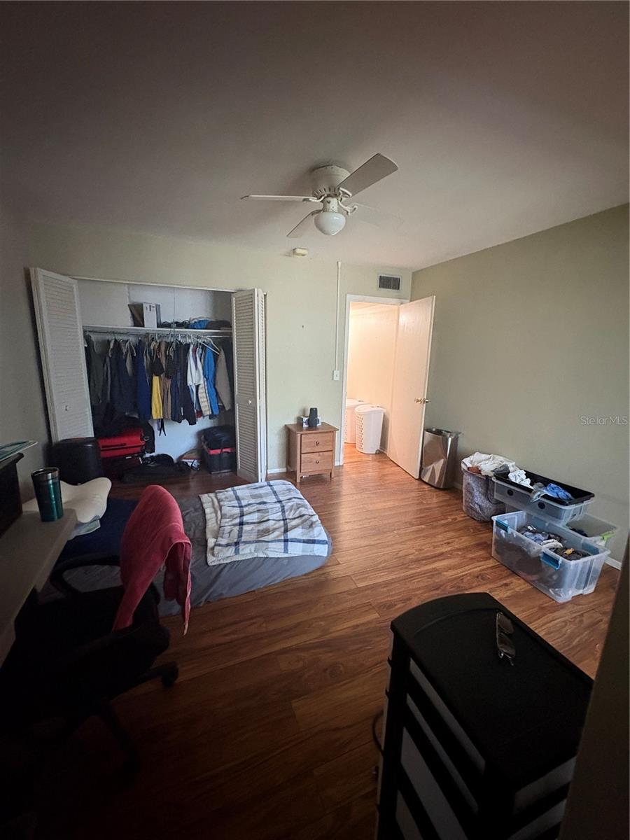 200 Glennes Ln #114 Property Photo 16