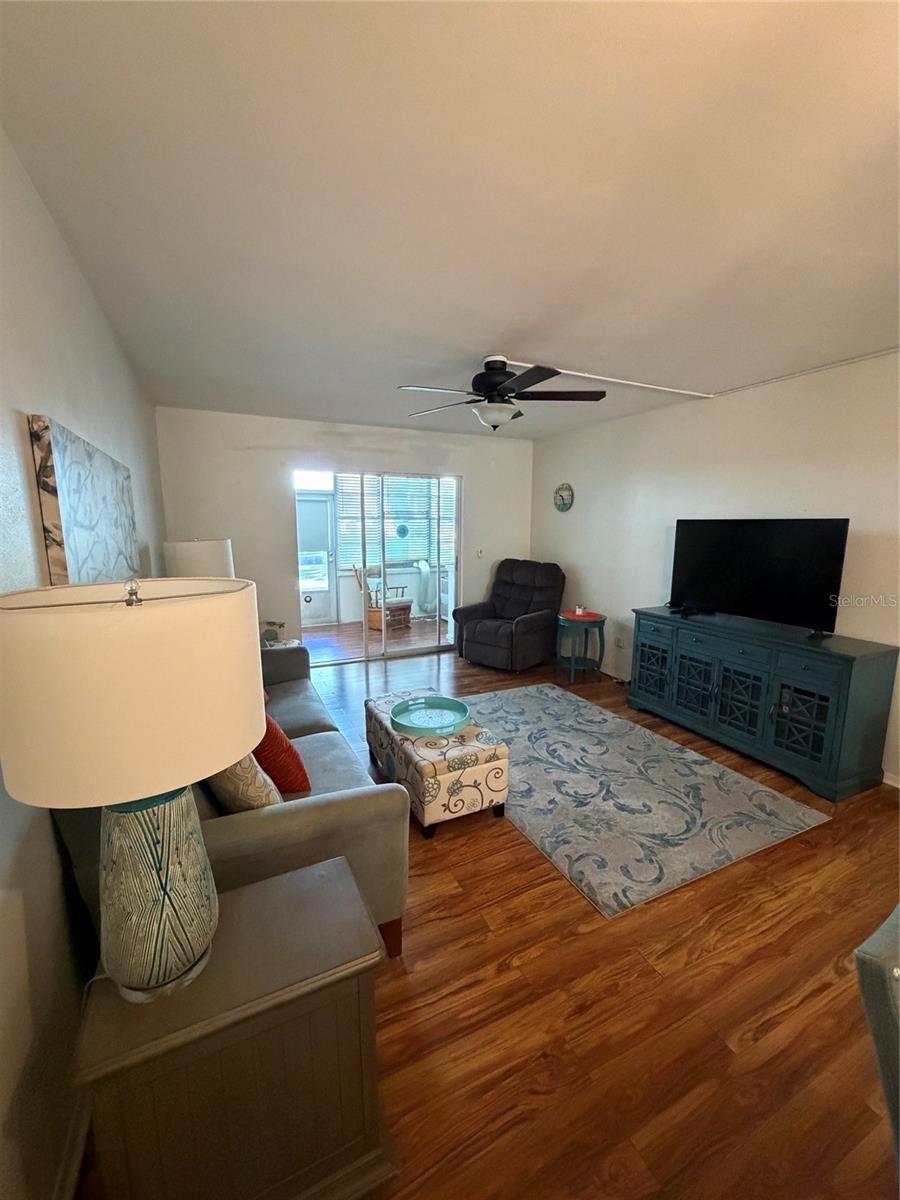 200 Glennes Ln #114 Property Photo 16