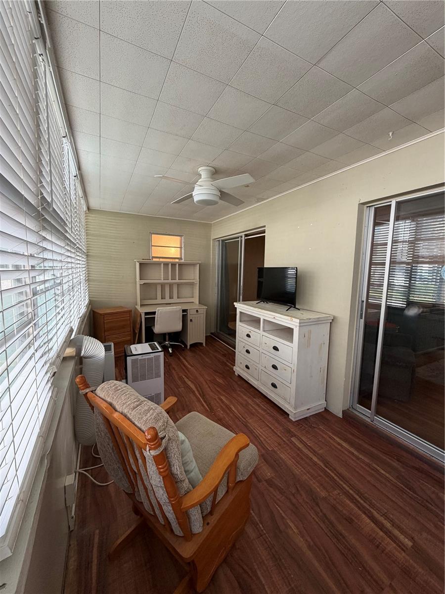 200 Glennes Ln #114 Property Photo 19