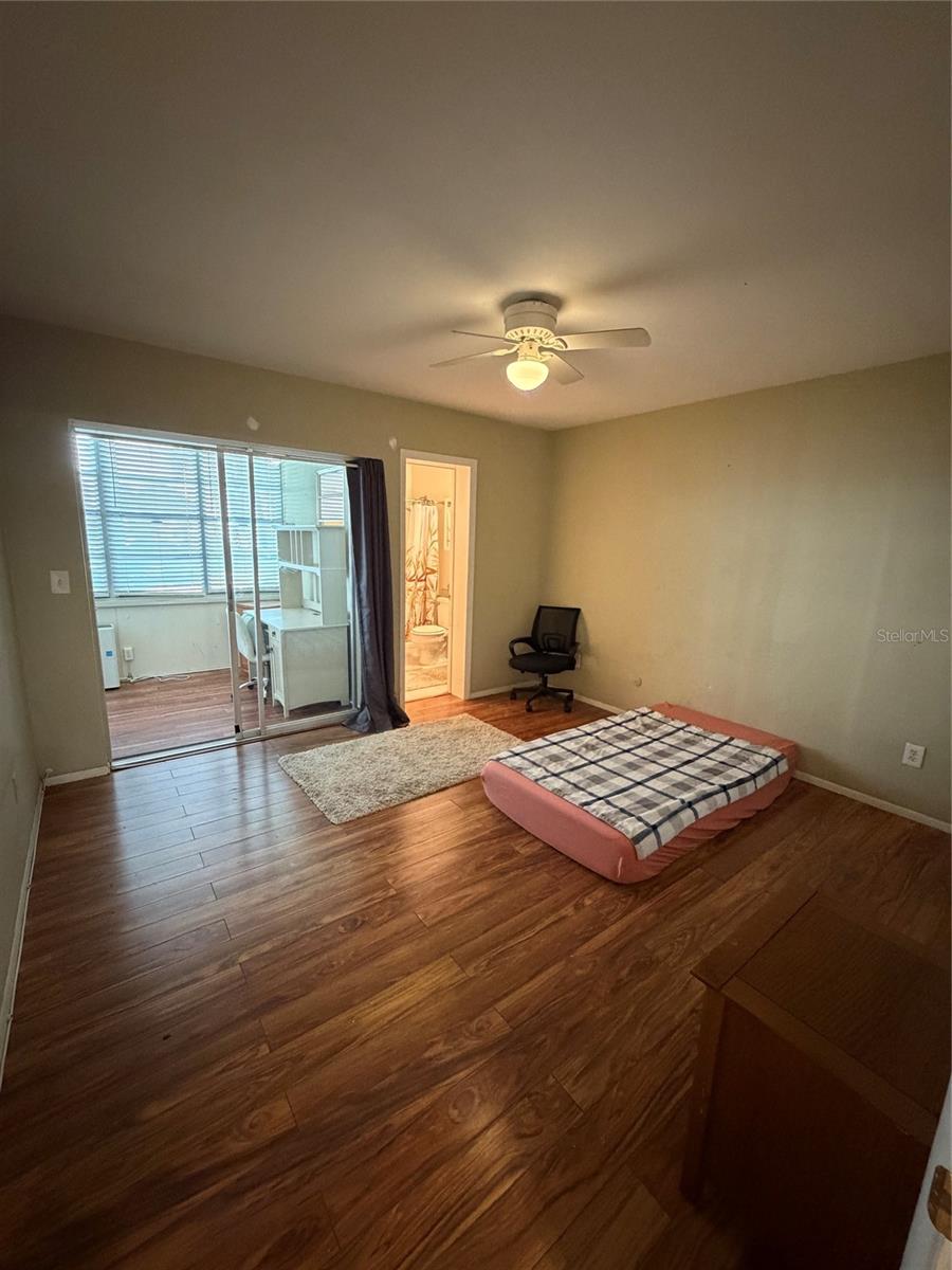 200 Glennes Ln #114 Property Photo 27
