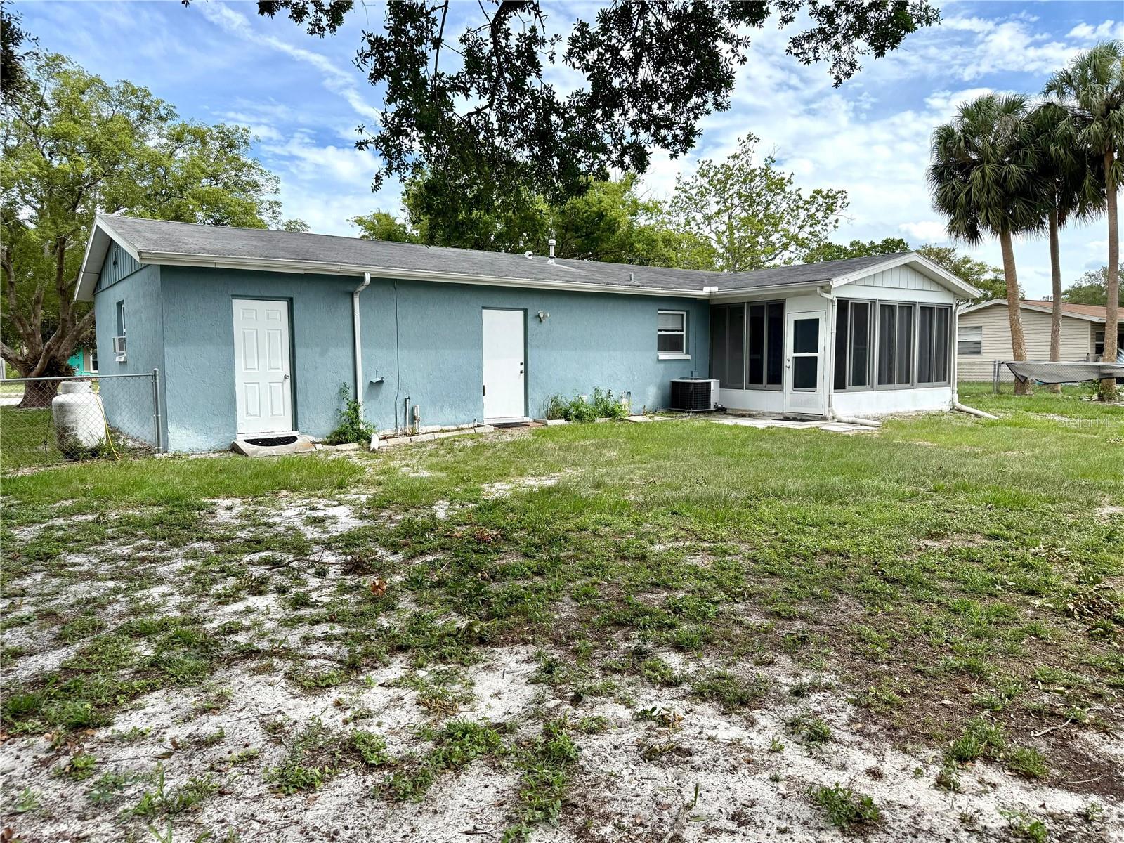 9129 Sewell Ln Property Photo 7