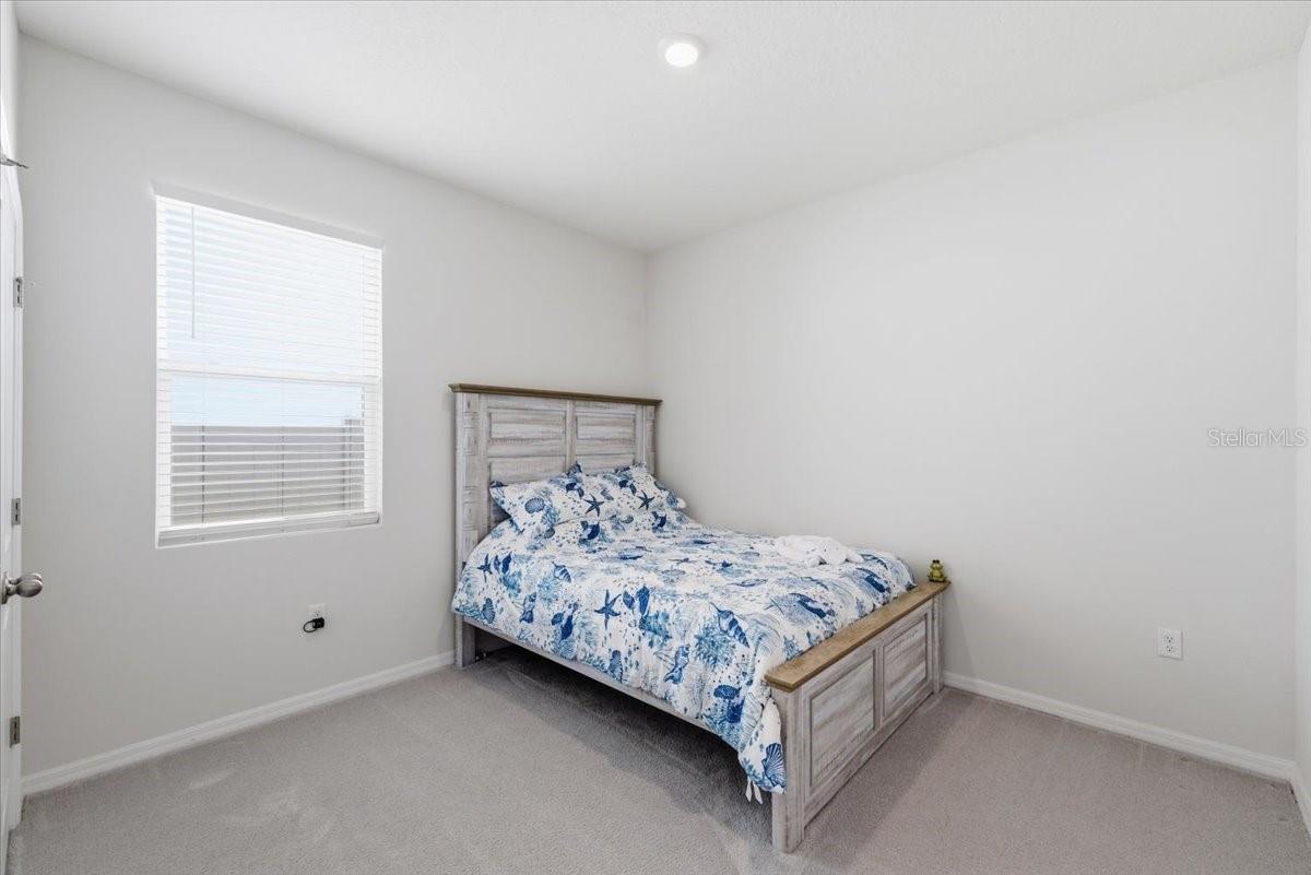 1413 Tropical Oasis Ave Property Photo 18