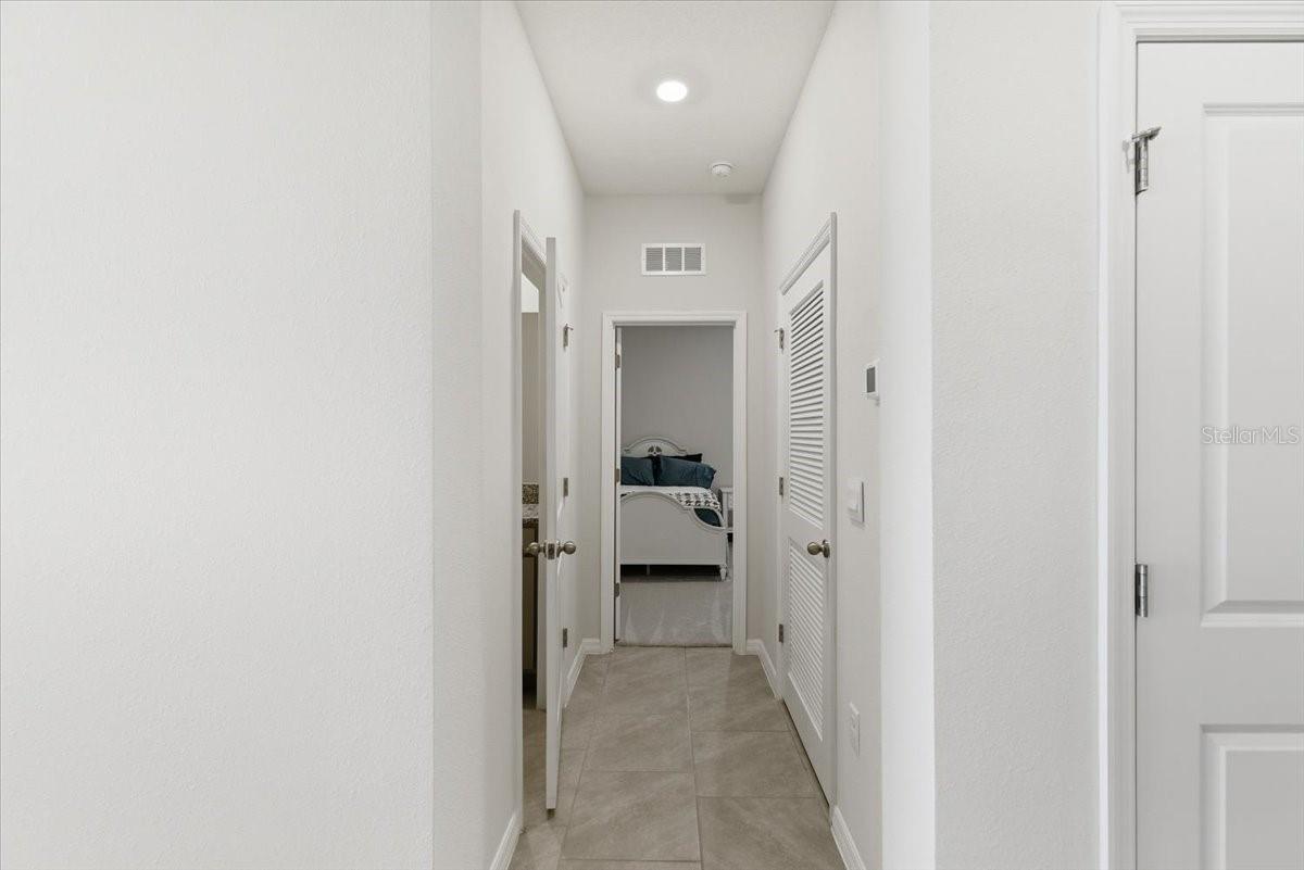1413 Tropical Oasis Ave Property Photo 21
