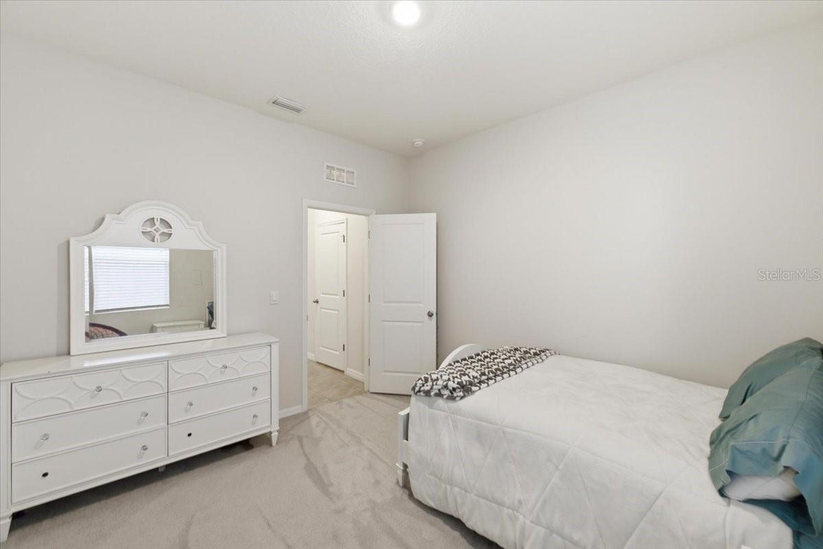 1413 Tropical Oasis Ave Property Photo 23